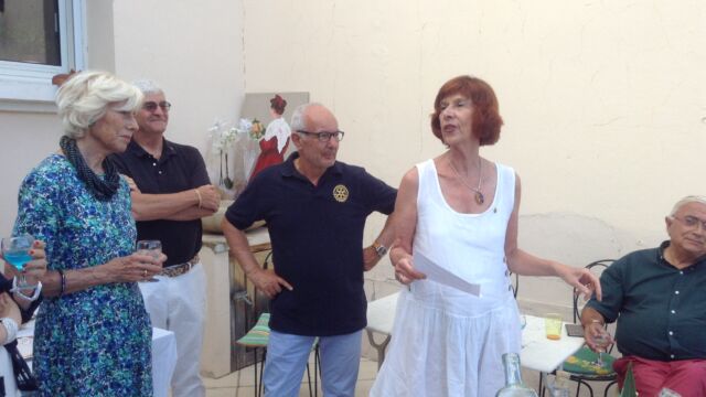 Presidente Carol accueille le club